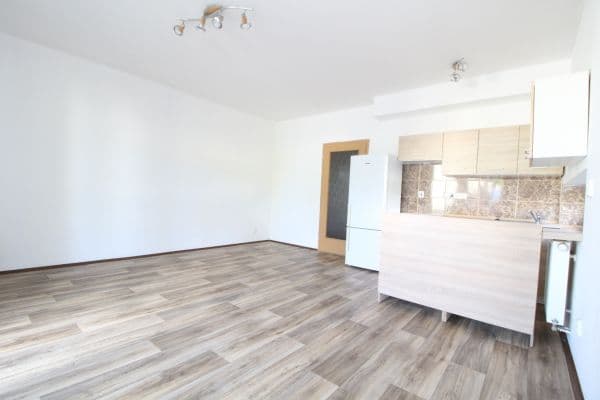 Prenájom bytu 1-izbový 42 m², Ohradní, Kamenice Prenájom bytu 1-izbový 42 m², Ohradní, Kamenice