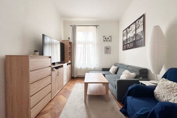 Prenájom bytu 3-izbový 60 m², Klimentská, Praha Prenájom bytu 3-izbový 60 m², Klimentská, Praha