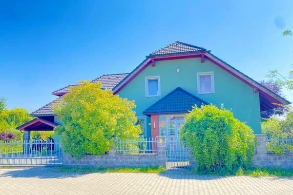 Prenájom bytu 4-izbový 108 m², Zvonková, Čakovičky Prenájom bytu 4-izbový 108 m², Zvonková, Čakovičky