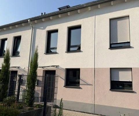 Prenájom domu 141 m², pozemok 194 m², Rodenbach Prenájom domu 141 m², pozemok 194 m², Rodenbach