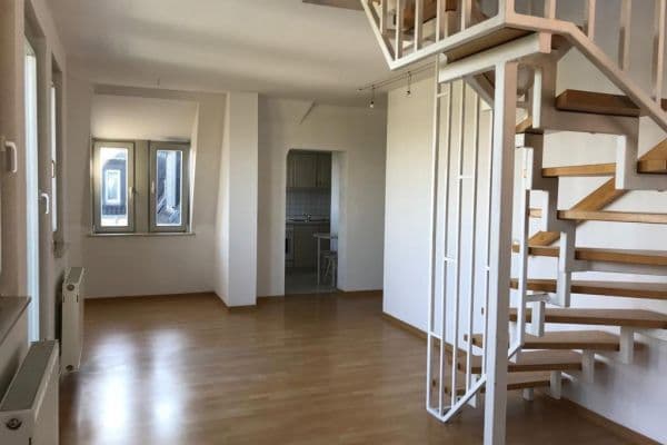 Prenájom bytu 2-izbový 71 m², Carolastraße 32, Zwickau, Sasko Prenájom bytu 2-izbový 71 m², Carolastraße 32, Zwickau, Sasko