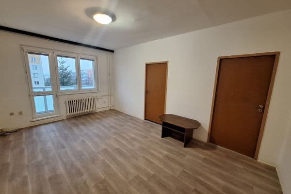 Prenájom bytu 3-izbový 61 m², Nezvalova, Olomouc Prenájom bytu 3-izbový 61 m², Nezvalova, Olomouc