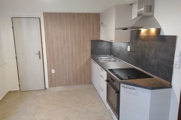 Prenájom bytu 2-izbový 64 m², Jáchymovská, Liberec Prenájom bytu 2-izbový 64 m², Jáchymovská, Liberec