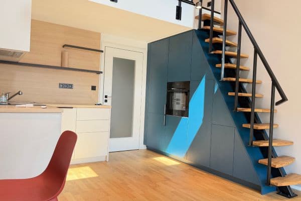 Prenájom bytu 2-izbový 44 m², Krymská, Praha Prenájom bytu 2-izbový 44 m², Krymská, Praha