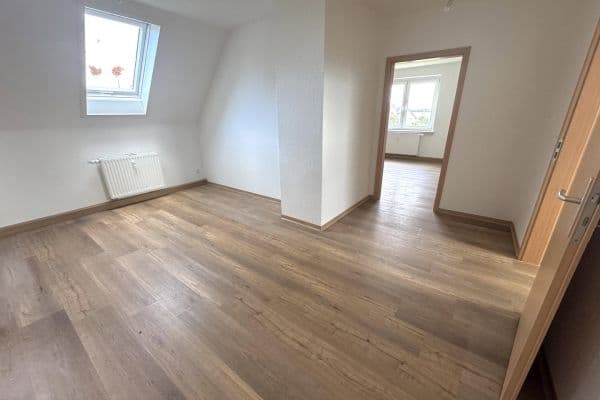 Prenájom bytu 3-izbový 64 m², Langenbernsdorf Prenájom bytu 3-izbový 64 m², Langenbernsdorf