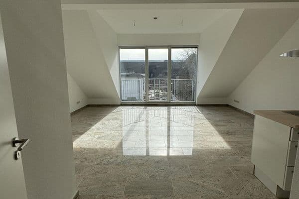 Prenájom bytu 3-izbový 123 m², Köln, Severné Porýnie - Westfálsko Prenájom bytu 3-izbový 123 m², Köln, Severné Porýnie - Westfálsko