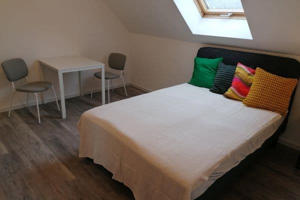 Prenájom bytu 5-izbový 105 m², Birkenbergstr., Leverkusen Prenájom bytu 5-izbový 105 m², Birkenbergstr., Leverkusen