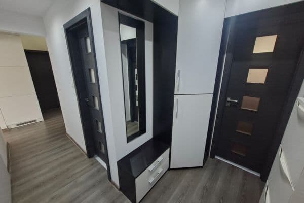 Prenájom bytu 3-izbový 75 m², Víta Nejedlého, Chrudim Prenájom bytu 3-izbový 75 m², Víta Nejedlého, Chrudim