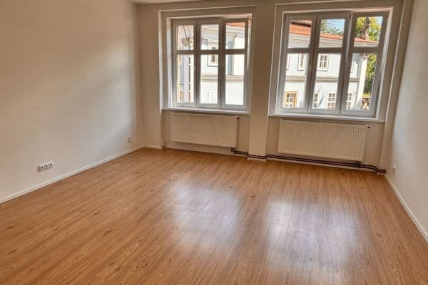 Prenájom bytu 3-izbový 85 m², U zámku, Teplice Prenájom bytu 3-izbový 85 m², U zámku, Teplice