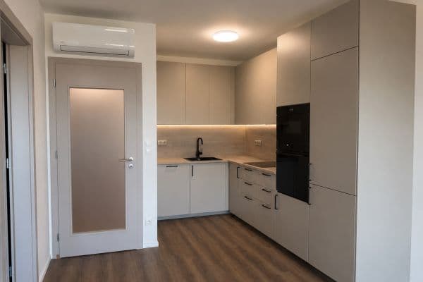 Prenájom bytu 2-izbový 50 m², Arnošta Valenty, Praha Prenájom bytu 2-izbový 50 m², Arnošta Valenty, Praha