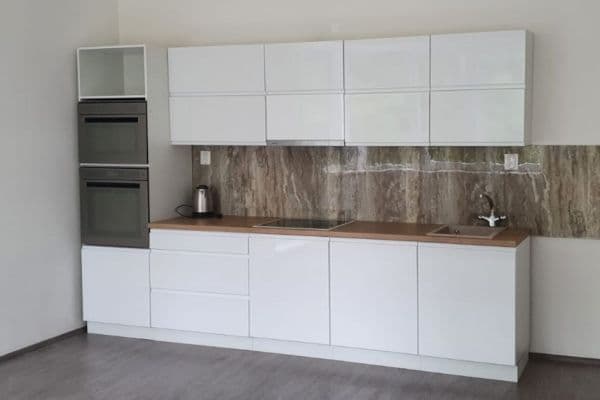 Prenájom bytu 2-izbový 51 m², Zátopkova, Milovice Prenájom bytu 2-izbový 51 m², Zátopkova, Milovice