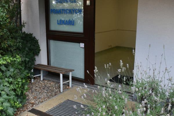 Prenájom nebytového priestoru 50 m², V Zářezu, Praha Prenájom nebytového priestoru 50 m², V Zářezu, Praha