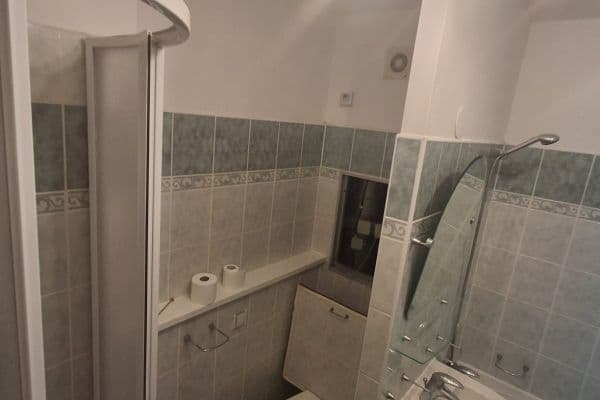 Prenájom bytu 3-izbový 69 m², Kotorská, Praha Prenájom bytu 3-izbový 69 m², Kotorská, Praha