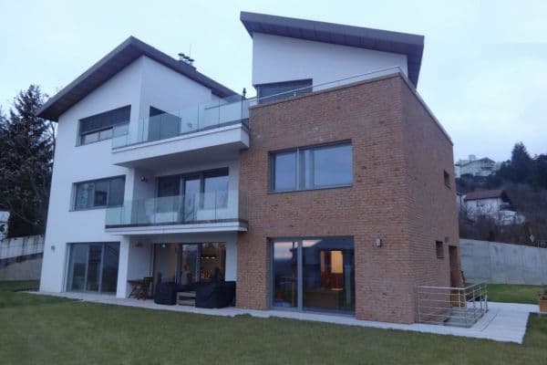 Prenájom bytu 5-izbový 170 m², Kráľovské údolie, Bratislava - mestská časť Staré Mesto, Bratislavský kraj Prenájom bytu 5-izbový 170 m², Kráľovské údolie, Bratislava - mestská časť Staré Mesto, Bratislavský kraj