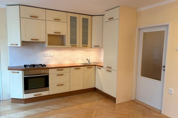 Prenájom bytu 3-izbový 70 m², Vančurova, Olomouc Prenájom bytu 3-izbový 70 m², Vančurova, Olomouc