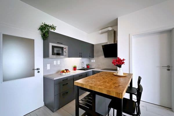 Predaj bytu 3-izbový 67 m², Na Zlaté stoce, České Budějovice Predaj bytu 3-izbový 67 m², Na Zlaté stoce, České Budějovice
