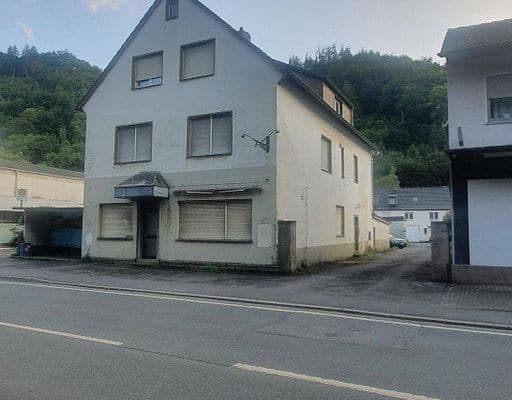 Predaj domu 315 m², pozemok 652 m², Ütterlingser Str. 23, Werdohl, Severné Porýnie - Westfálsko Predaj domu 315 m², pozemok 652 m², Ütterlingser Str. 23, Werdohl, Severné Porýnie - Westfálsko