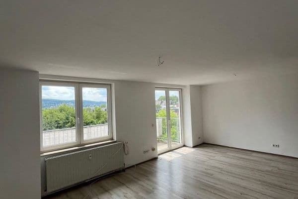 Prenájom bytu 4-izbový 97 m², Klimmweg 10, Wuppertal Prenájom bytu 4-izbový 97 m², Klimmweg 10, Wuppertal