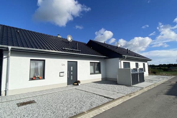 Prenájom bytu 3-izbový 101 m², Am Eßfeld 52b, Luckau, Brandenbursko Prenájom bytu 3-izbový 101 m², Am Eßfeld 52b, Luckau, Brandenbursko
