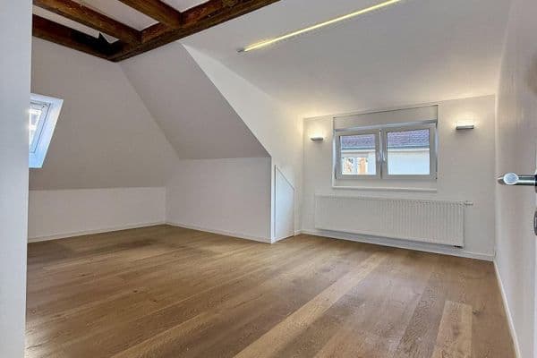 Prenájom bytu 3-izbový 72 m², Stuttgart, Bádensko-Wurttembersko Prenájom bytu 3-izbový 72 m², Stuttgart, Bádensko-Wurttembersko