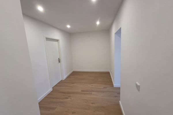 Prenájom bytu 4-izbový 86 m², Bellermannstr 13, Berlin, Berlín Prenájom bytu 4-izbový 86 m², Bellermannstr 13, Berlin, Berlín