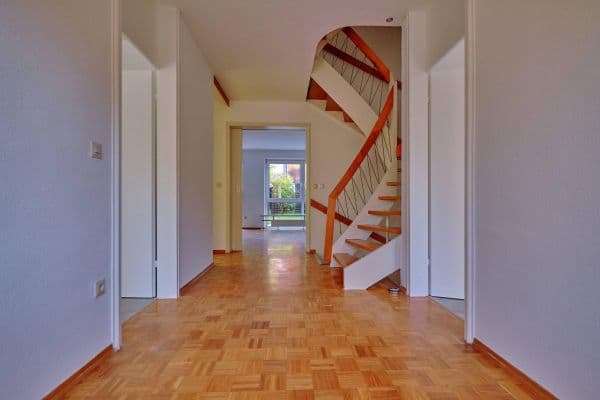 Prenájom domu 125 m², pozemok 149 m², München, Bavorsko Prenájom domu 125 m², pozemok 149 m², München, Bavorsko