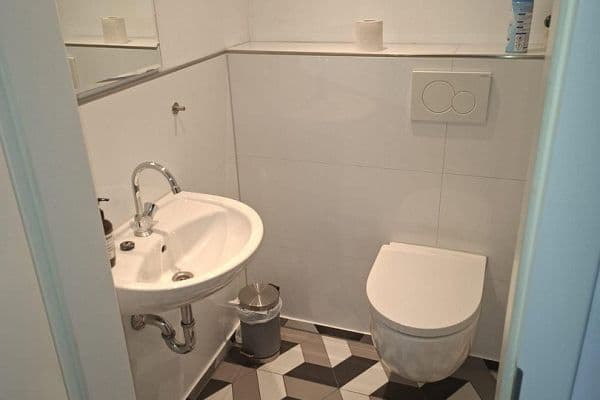 Prenájom nebytového priestoru 76 m², Regenbergastr. 12, Düsseldorf Prenájom nebytového priestoru 76 m², Regenbergastr. 12, Düsseldorf