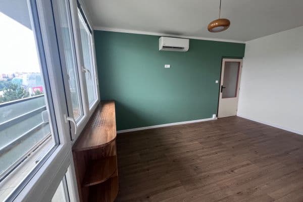Prenájom bytu 2-izbový 41 m², Strašnická, Praha Prenájom bytu 2-izbový 41 m², Strašnická, Praha