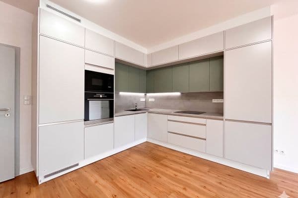 Prenájom bytu 3-izbový 90 m², Suchánkova, Benešov Prenájom bytu 3-izbový 90 m², Suchánkova, Benešov