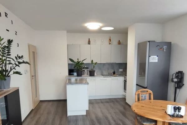 Prenájom bytu 2-izbový 57 m², Hlávkova, Přeštice Prenájom bytu 2-izbový 57 m², Hlávkova, Přeštice