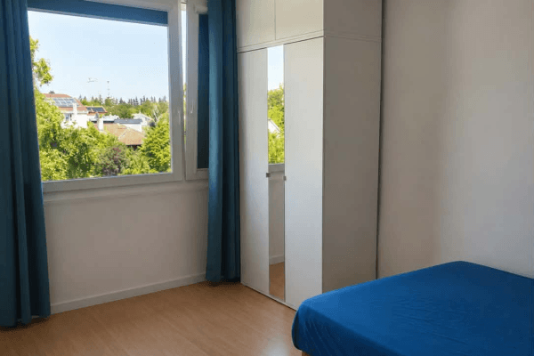 Prenájom bytu 4-izbový 100 m², Chalabalova, Praha Prenájom bytu 4-izbový 100 m², Chalabalova, Praha