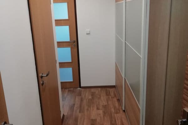 Prenájom bytu 2-izbový 42 m², Boloňská, Praha Prenájom bytu 2-izbový 42 m², Boloňská, Praha