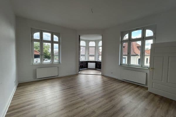 Prenájom bytu 4-izbový 188 m², Friedrichstraße 7, Ludwigshafen Prenájom bytu 4-izbový 188 m², Friedrichstraße 7, Ludwigshafen