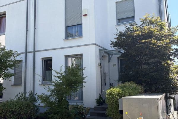 Predaj domu 174 m², pozemok 350 m², Wiesbaden, Hesensko Predaj domu 174 m², pozemok 350 m², Wiesbaden, Hesensko