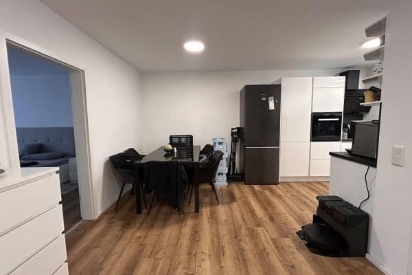 Prenájom bytu 2-izbový 85 m², Neusser Straße 695, Köln, Severné Porýnie - Westfálsko Prenájom bytu 2-izbový 85 m², Neusser Straße 695, Köln, Severné Porýnie - Westfálsko