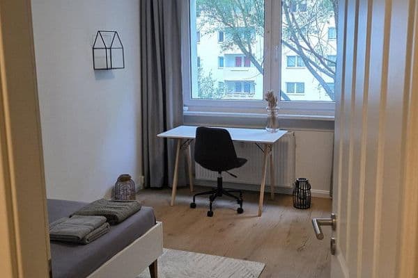 Prenájom bytu 95 m², Pablo-Picasso-Straße 25, Berlin, Berlín Prenájom bytu 95 m², Pablo-Picasso-Straße 25, Berlin, Berlín