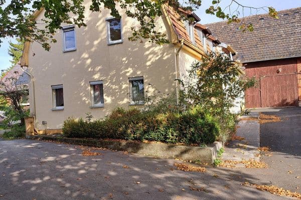 Predaj domu 240 m², pozemok 750 m², Am Gerichtsplatz 4, Lautertal Predaj domu 240 m², pozemok 750 m², Am Gerichtsplatz 4, Lautertal
