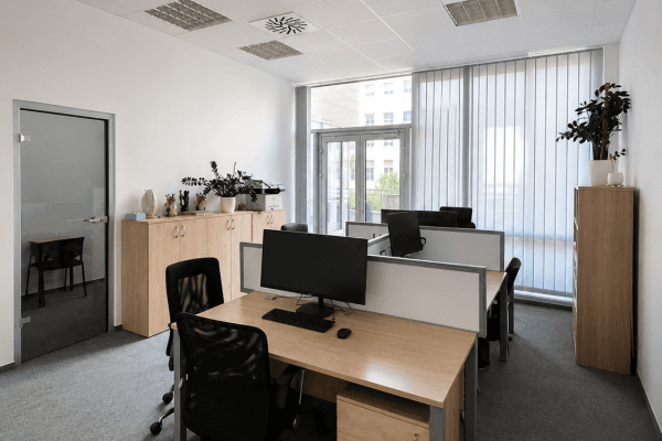 Prenájom kancelárie 45 m², Lomnického, Praha Prenájom kancelárie 45 m², Lomnického, Praha