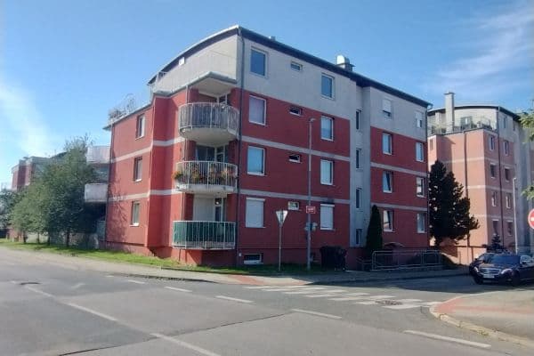 Prenájom bytu 2-izbový 53 m², U Louky, Praha Prenájom bytu 2-izbový 53 m², U Louky, Praha