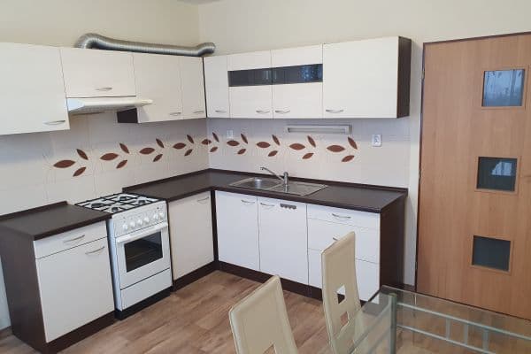 Prenájom bytu 1-izbový 36 m², Macháčkova, Plzeň Prenájom bytu 1-izbový 36 m², Macháčkova, Plzeň
