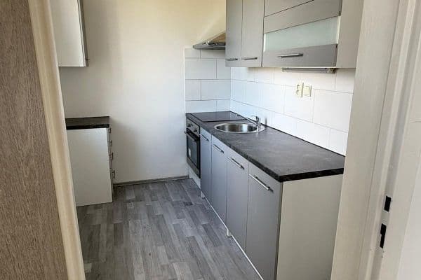 Prenájom bytu 1-izbový 39 m², Jizerská, Jablonec nad Nisou Prenájom bytu 1-izbový 39 m², Jizerská, Jablonec nad Nisou