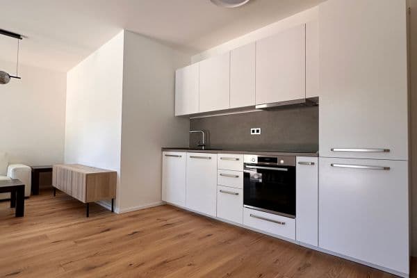 Prenájom bytu 2-izbový 52 m², U Komína, Praha Prenájom bytu 2-izbový 52 m², U Komína, Praha