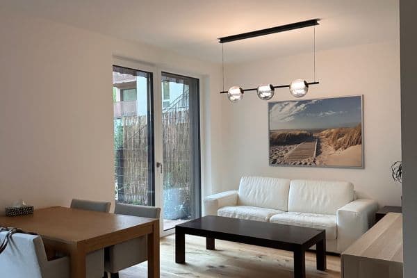 Prenájom bytu 2-izbový 52 m², U Komína, Praha Prenájom bytu 2-izbový 52 m², U Komína, Praha