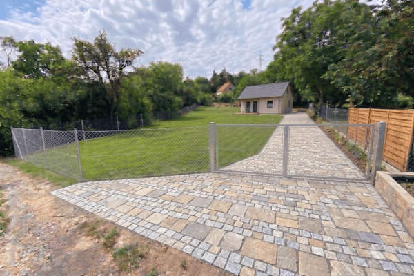 Predaj pozemku 889 m², Smečno Predaj pozemku 889 m², Smečno