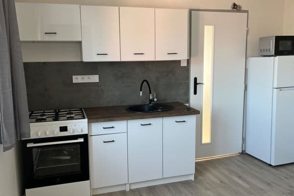 Prenájom bytu 1-izbový 32 m², Sladkovského, Buštěhrad Prenájom bytu 1-izbový 32 m², Sladkovského, Buštěhrad