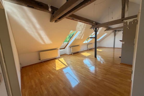 Prenájom bytu 2-izbový 61 m², Stuttgart Prenájom bytu 2-izbový 61 m², Stuttgart
