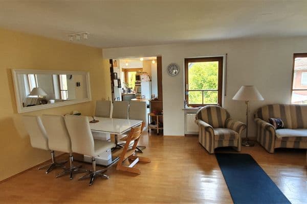 Prenájom bytu 6-izbový 160 m², Nürnberg Prenájom bytu 6-izbový 160 m², Nürnberg