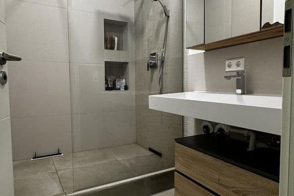 Predaj bytu 5-izbový 123 m², Bebelstr. 79, Stuttgart Predaj bytu 5-izbový 123 m², Bebelstr. 79, Stuttgart