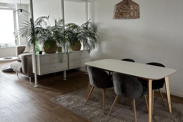 Prenájom bytu 2-izbový 78 m², Karlsruhe, Bádensko-Wurttembersko Prenájom bytu 2-izbový 78 m², Karlsruhe, Bádensko-Wurttembersko