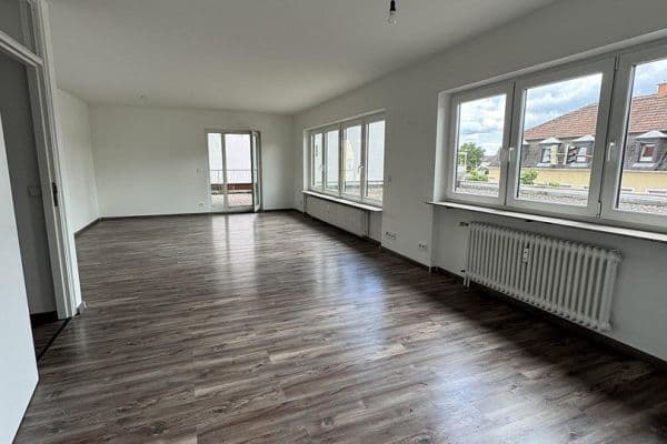 Prenájom bytu 4-izbový 115 m², Brühl Prenájom bytu 4-izbový 115 m², Brühl